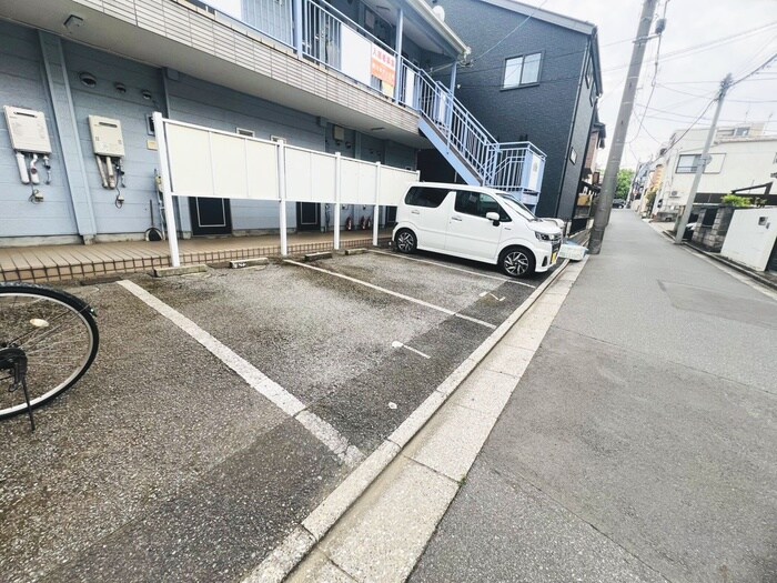 物件外観写真6　(駐車場)