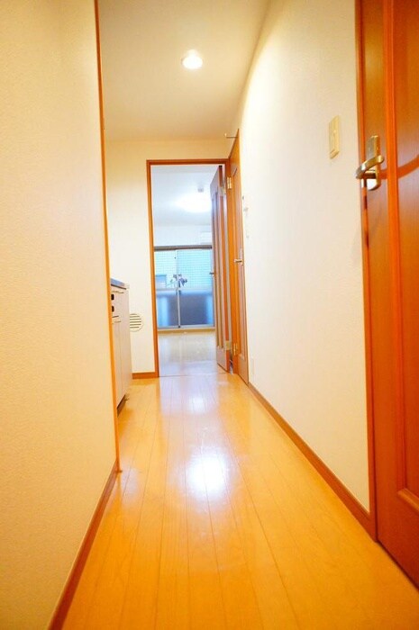 物件内観写真10　(玄関)