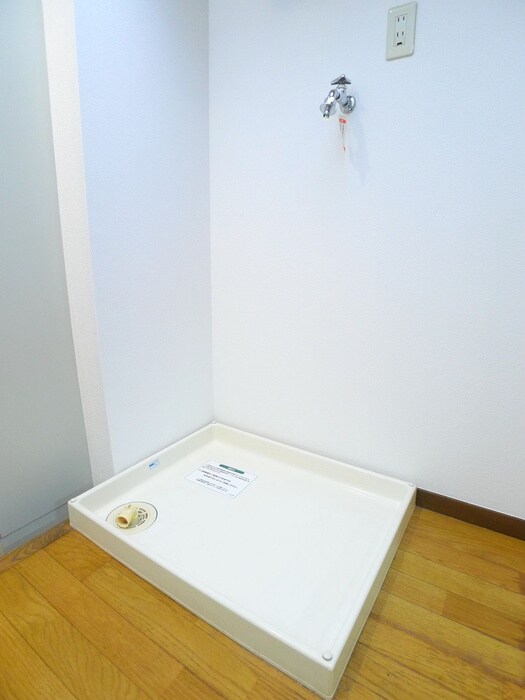 物件内観写真15　(洗濯機置場)