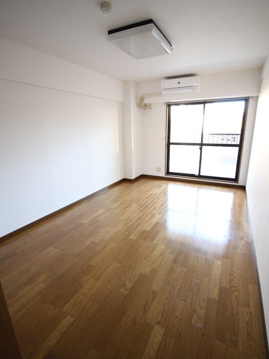 物件内観写真10　(室内からの展望)