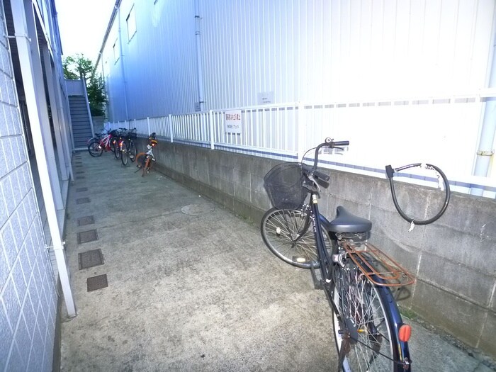 物件外観写真6　(駐輪場)