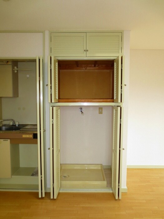 物件内観写真10　(洗濯機置場)