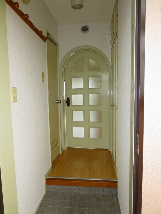 物件内観写真14　(玄関)