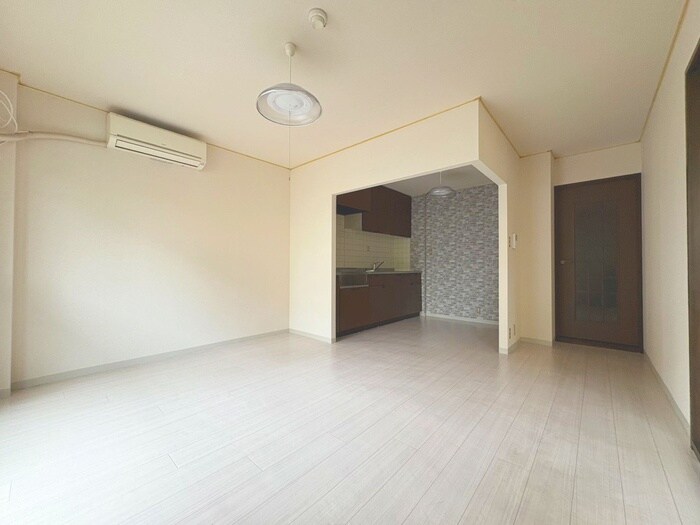 物件内観写真5　(居室)