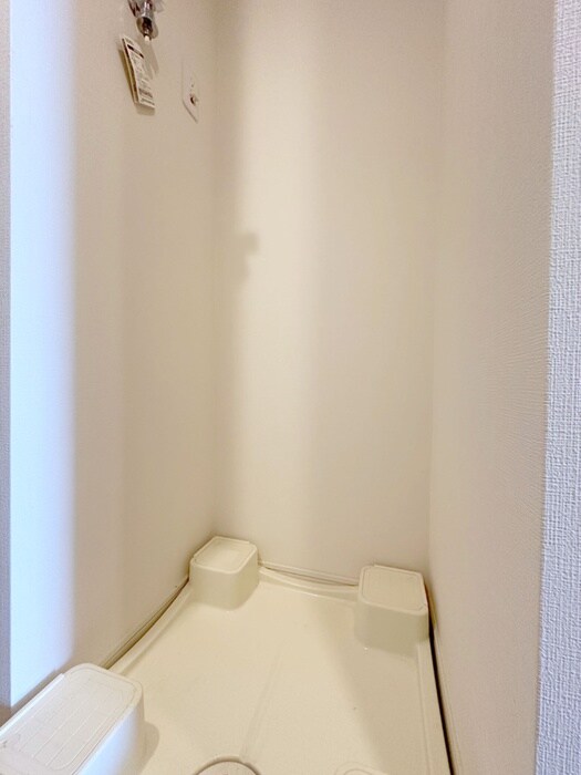 物件内観写真14　(洗濯機置場)