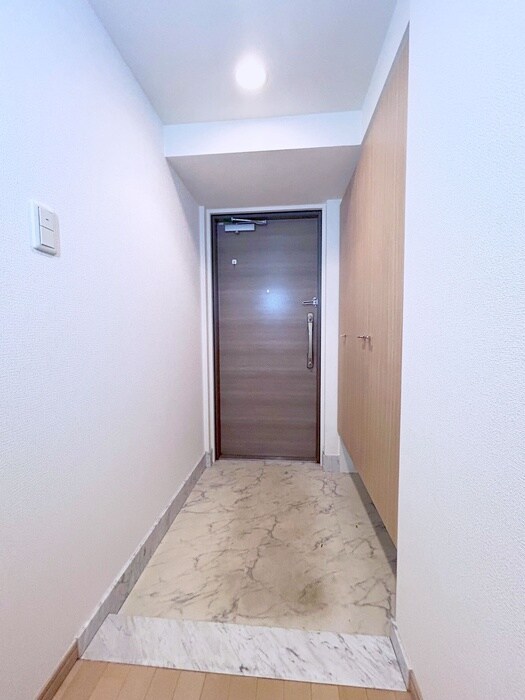 物件内観写真17　(玄関)