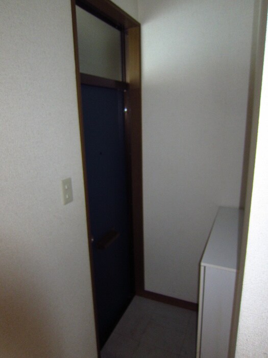 物件内観写真13　(玄関)