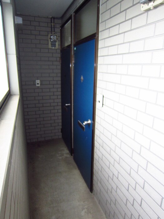 物件内観写真16　(玄関)