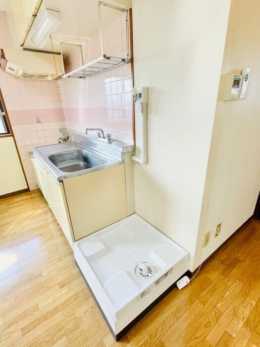 物件内観写真14　(洗濯機置場)