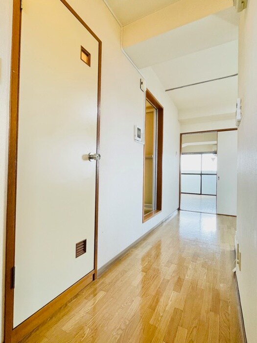 物件内観写真20　(廊下)