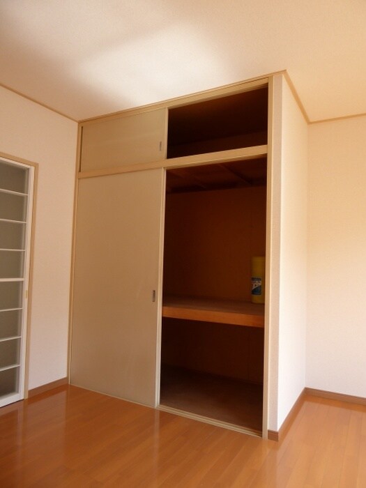 物件内観写真8　(収納)