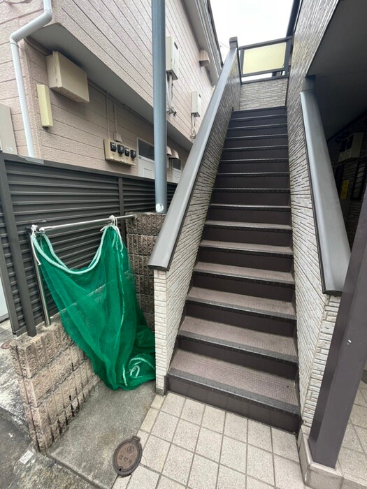 物件外観写真5　(エントランス部分)