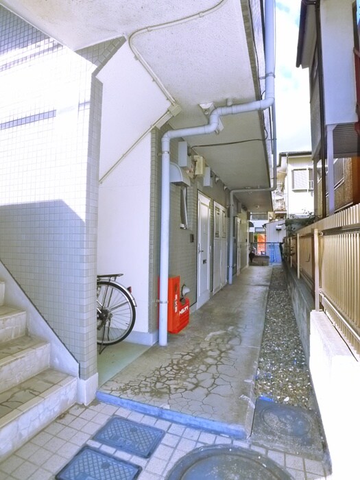 物件外観写真3　(エントランス部分)