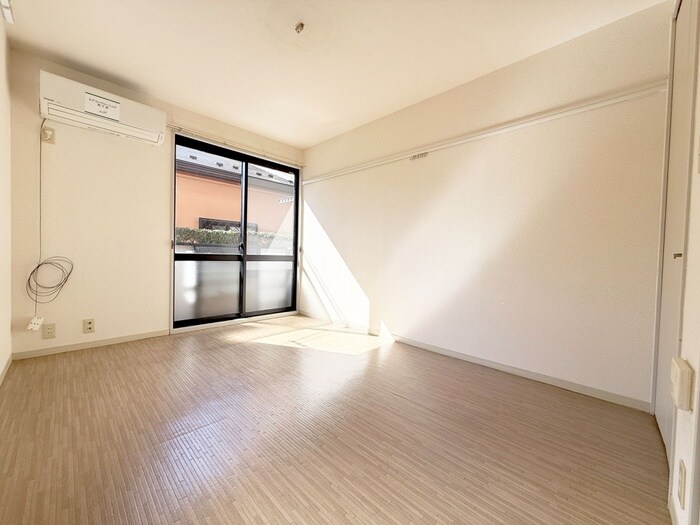 物件内観写真6　(居室)