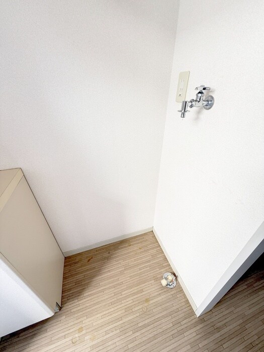 物件内観写真14　(洗濯機置場)