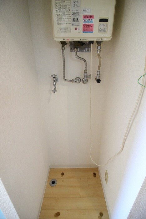 物件内観写真12　(洗濯機置場)