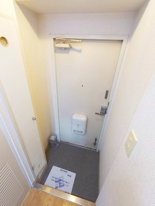 物件内観写真14　(玄関)