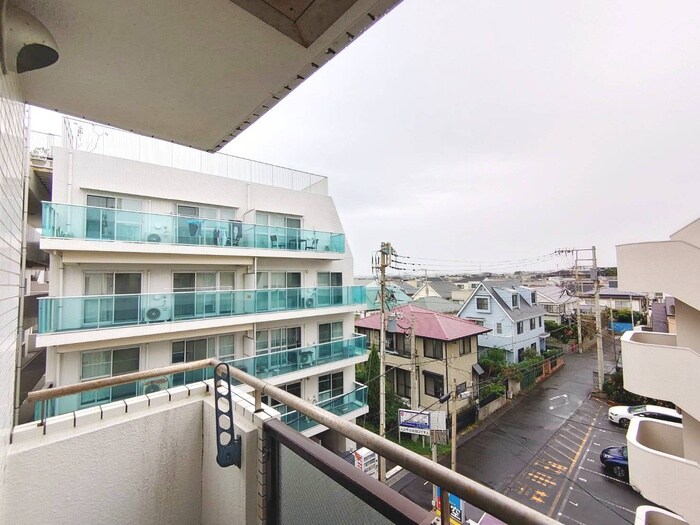 物件内観写真16　(室内からの展望)