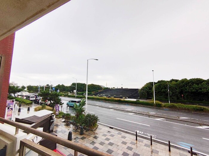 物件内観写真16　(室内からの展望)