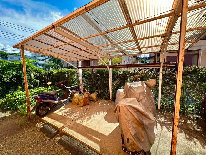 物件外観写真5　(駐輪場)