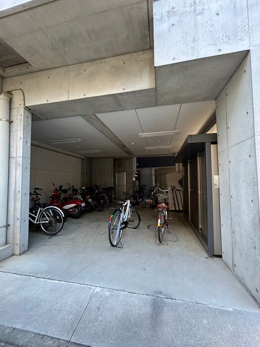 物件外観写真3　(駐輪場)