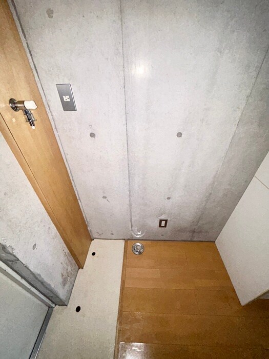 物件内観写真11　(洗濯機置場)