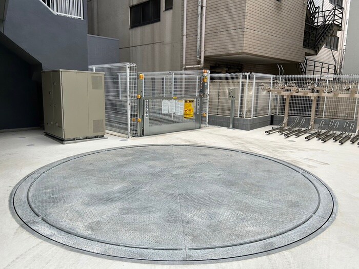 物件外観写真2　(駐車場)