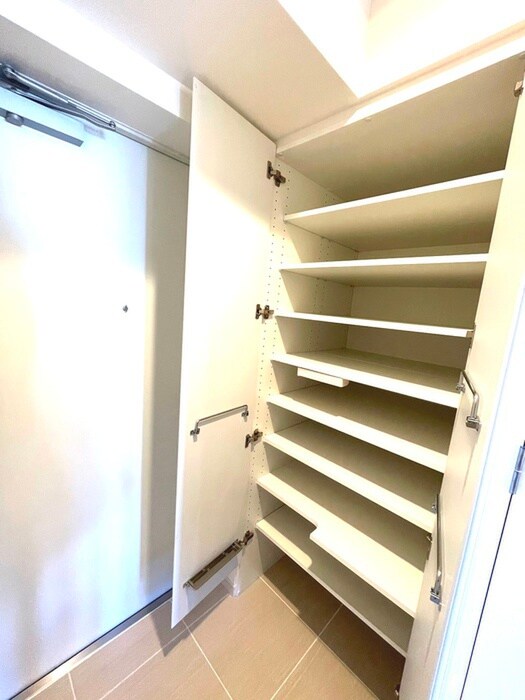 物件内観写真10　(靴箱)