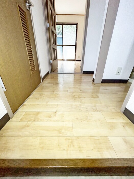 物件内観写真13　(廊下)