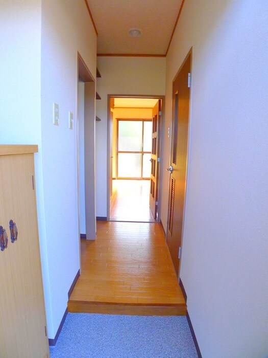 物件内観写真16　(廊下)