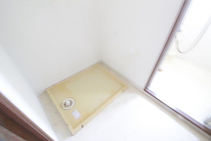 物件内観写真13　(洗濯機置場)