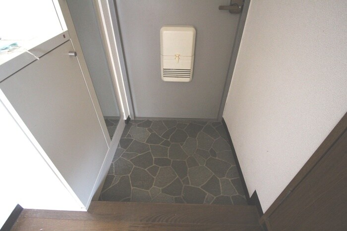 物件内観写真18　(玄関)