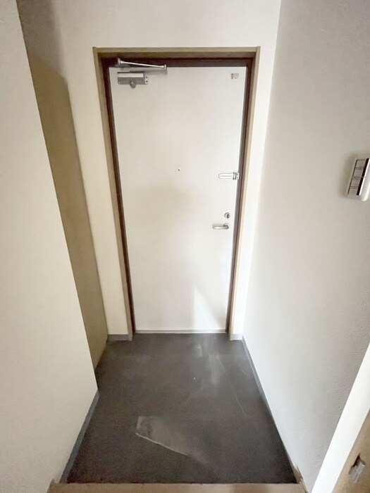 物件内観写真18　(玄関)