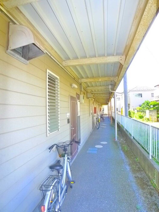 物件外観写真6　(エントランス部分)