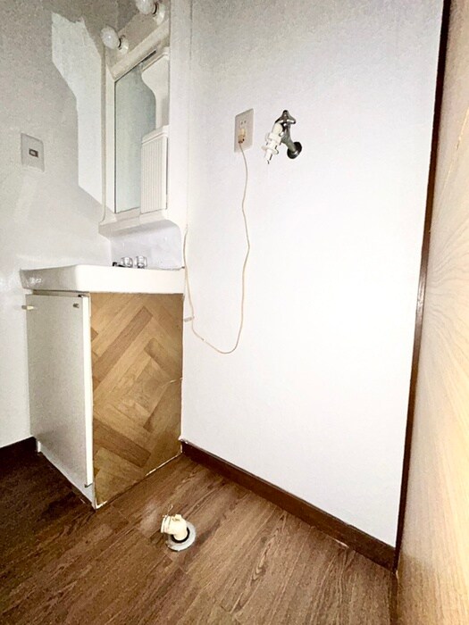 物件内観写真18　(洗濯機置場)