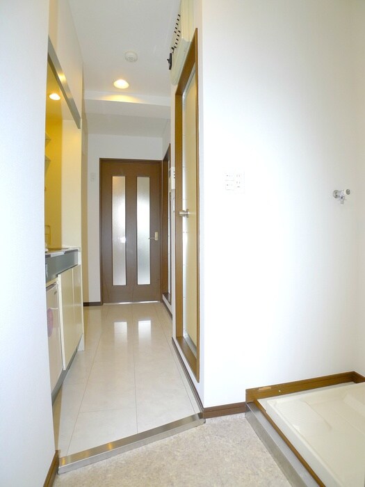 物件内観写真7　(玄関)