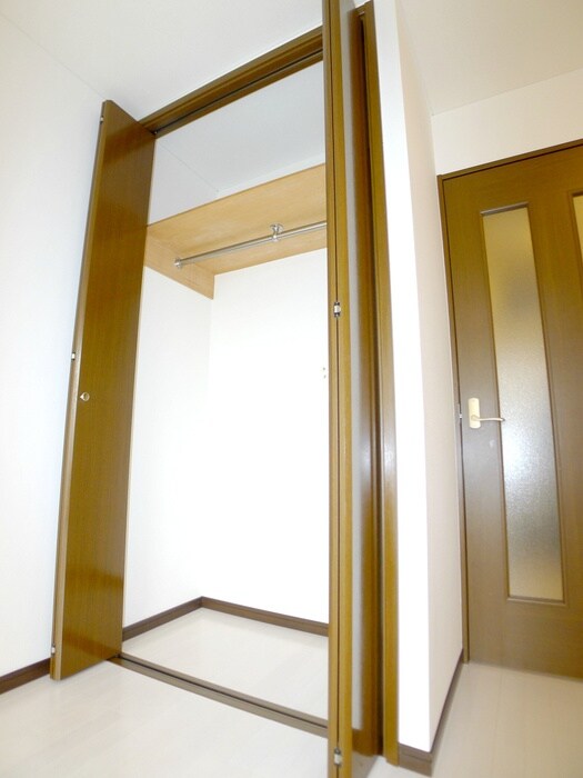 物件内観写真13　(収納)