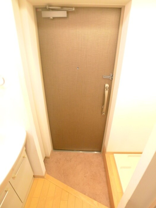 物件内観写真17　(玄関)