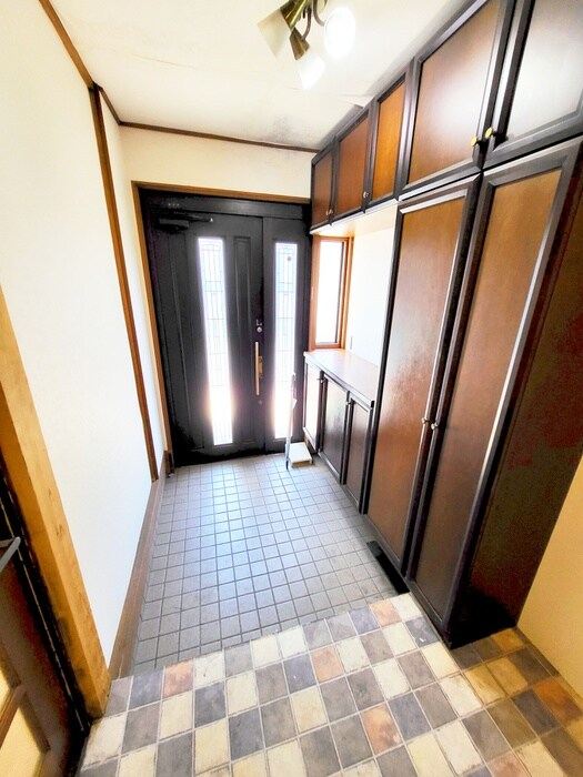 物件内観写真18　(玄関)