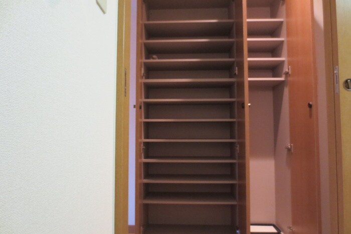 物件内観写真16　(靴箱)