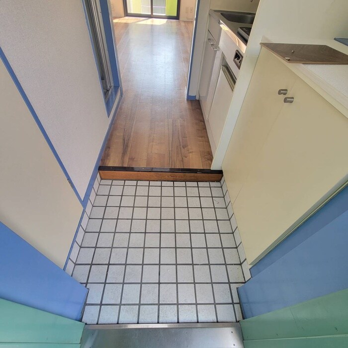 物件内観写真18　(玄関)