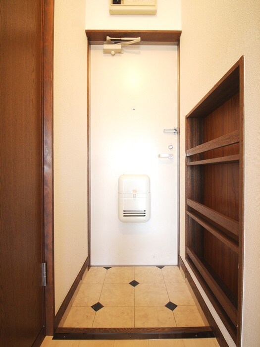 物件内観写真22　(玄関)