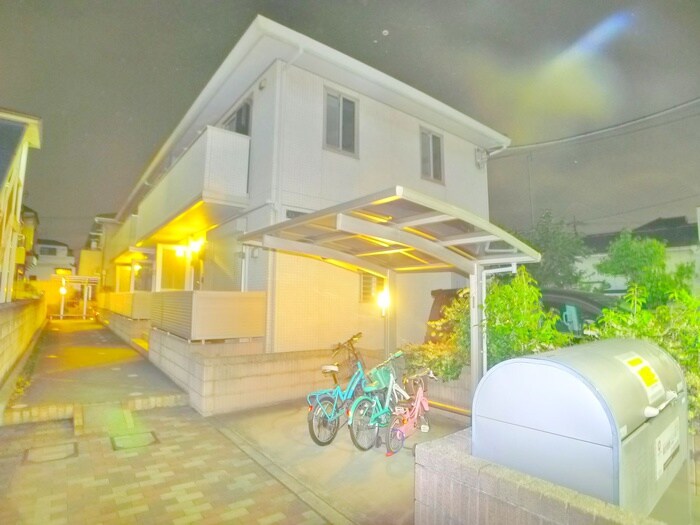 物件外観写真3　(駐輪場)