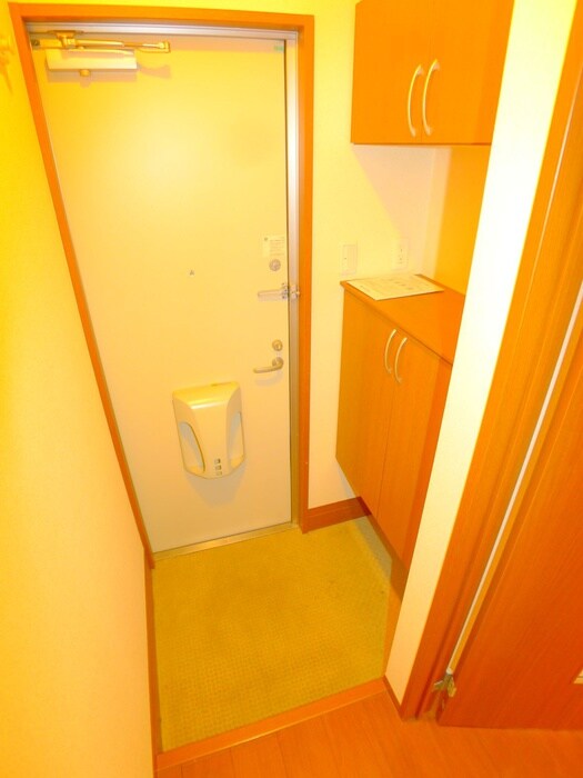 物件内観写真16　(玄関)