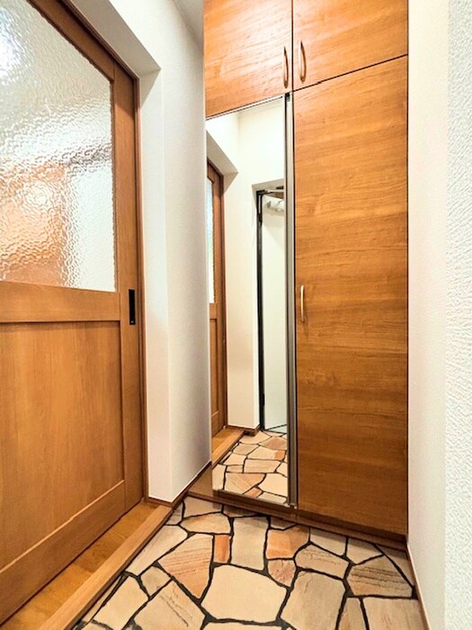 物件内観写真7　(玄関)