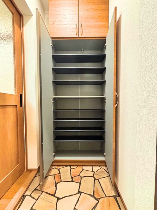 物件内観写真8　(靴箱)