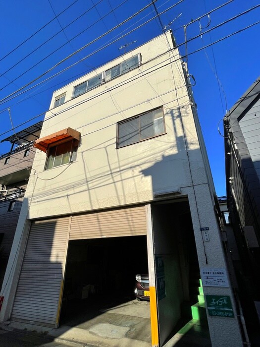 物件外観写真2　(エントランス部分)