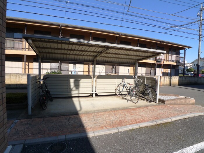 物件外観写真3　(駐輪場)