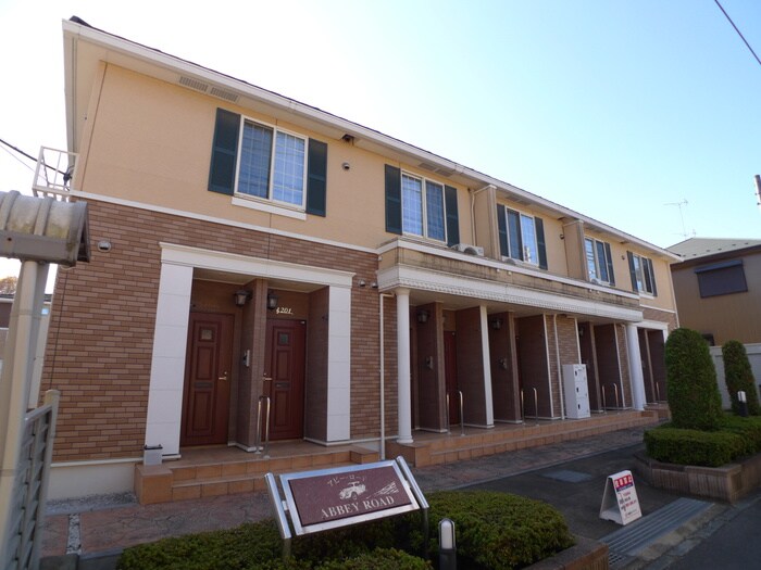 物件外観写真6　(エントランス部分)