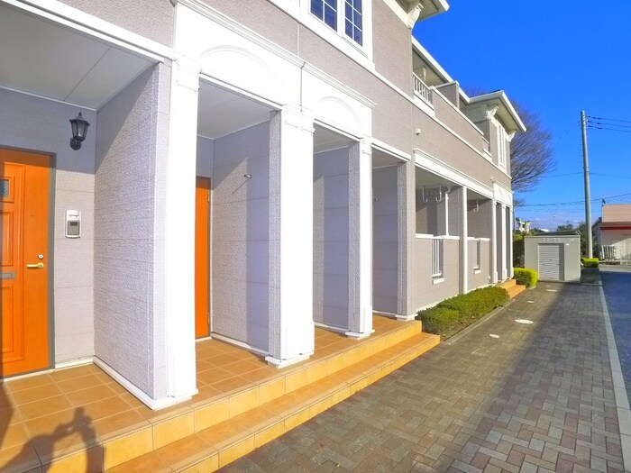 物件外観写真5　(エントランス部分)